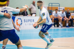 Mecz PGNiG Superligi piłki ręcznej mężczyzn: Grupa Azoty Unia Tarnów - Gwardia Opole (przy piłce Albert Sanek)